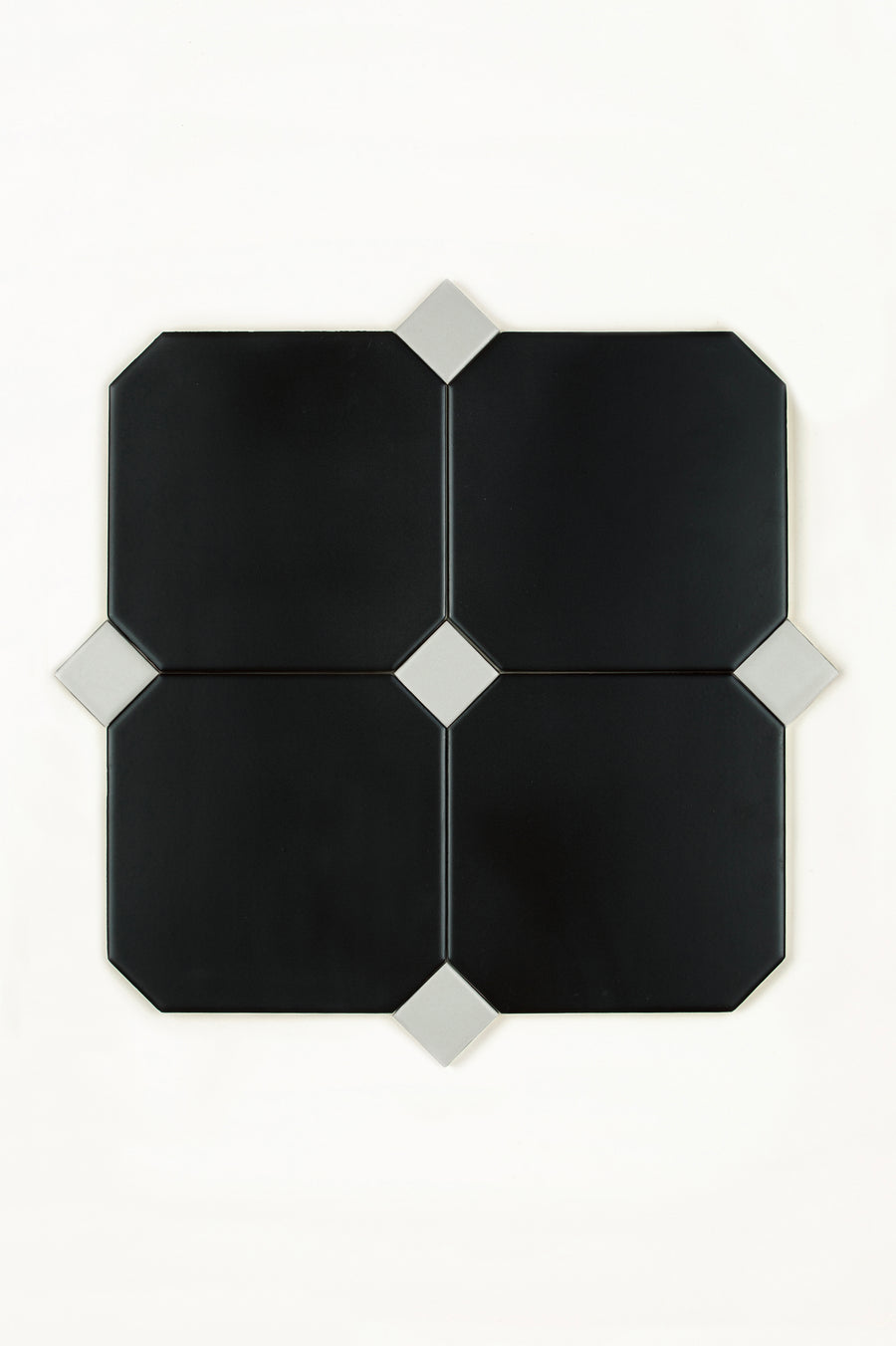 Pavé Noir 15x15 cm, Gris Dot 3x3 cm