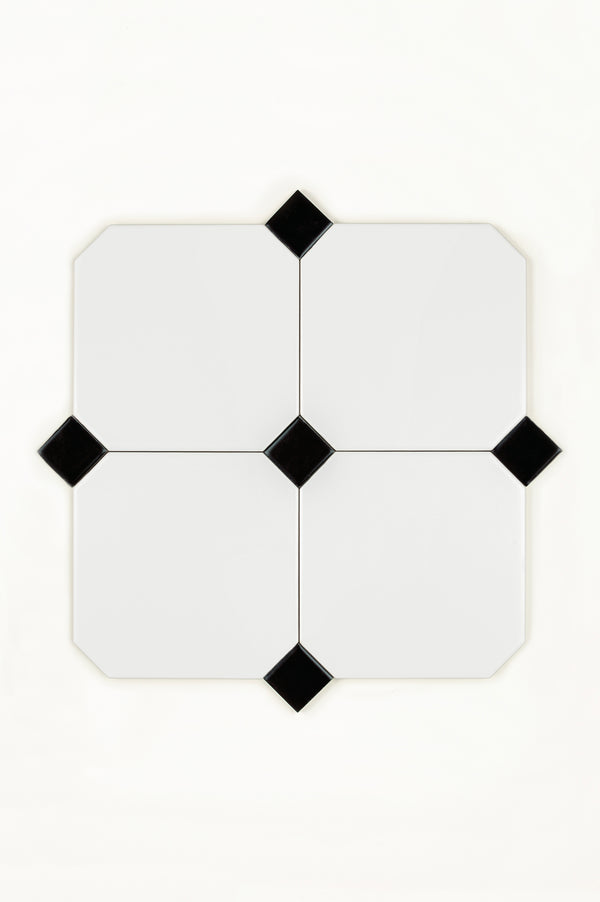 Pavé Blanc 15x15 cm, Noir Dot 3x3 cm